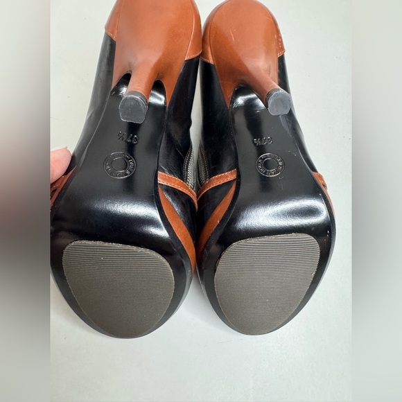 Dries Van Noten Leather Ankle Boots – Size 7.5 (Fits Like 7) - Picture 8 of 16